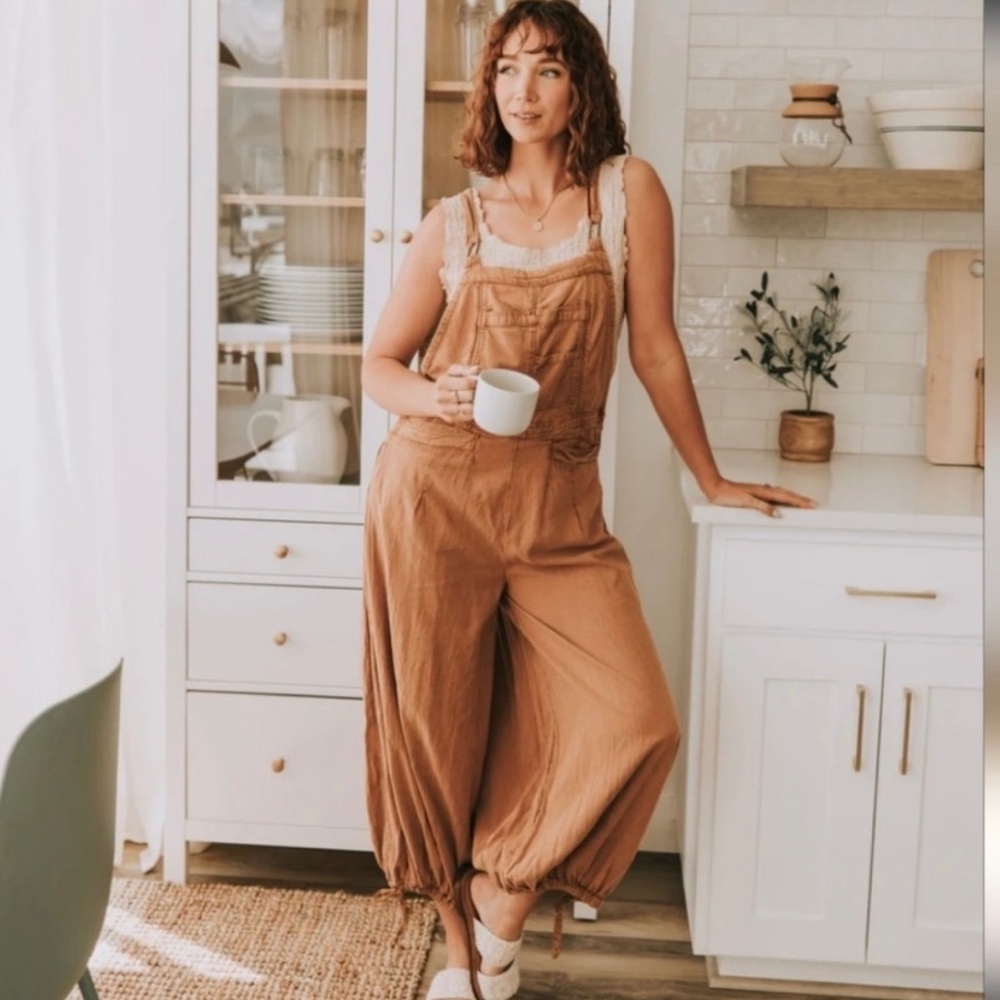 Free People Follow the Sun One piece boho overalls - peach 🍑 cotton linen size L